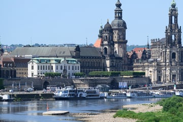 Dresden: Zu wenig Wasser in der Elbe: Weiße Flotte muss Fahrten weiter streichen