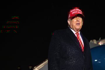 Trump reassures Chinese students after targeting their visas