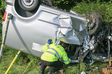 Tödlicher Frontalcrash: Caddy-Fahrer (†59) stirbt an Unfallstelle
