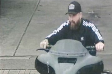 Unbezahlter Tankstopp an A24: Wer kennt diesen Motorradfahrer?