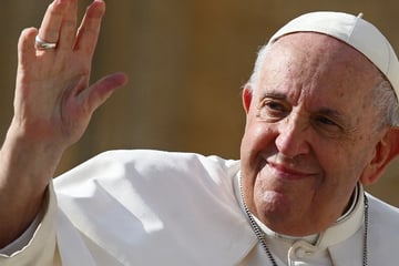 Vatican shares update on Pope Francis after breathing "crisis"