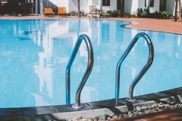 Pool-Drama am Urlaubshotspot: 60 Hotelgäste müssen ins Krankenhaus