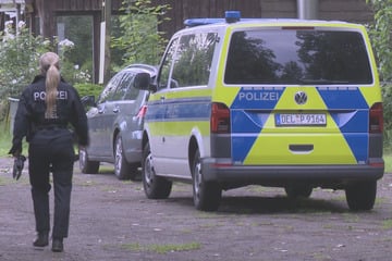 Falsche Polizisten bedrohen Mann und fordern Wertgegenstände