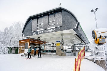 Endlich Schnee: In Winterberg und der Eifel rollen Blechlawinen an