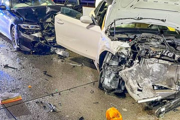 Unfall A5: Rutschpartie und Frontal-Crash: BMW-Fahrer wird Starkregen zum Verhängnis