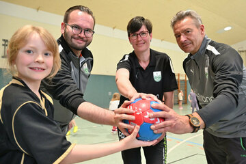 Handball-Star übt mit Chemnitzer Kids den großen Wurf