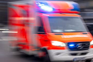 Arbeiten an Einfamilienhaus enden tödlich: Mann von Betonteil getroffen und verschüttet