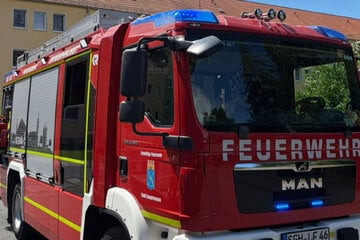 Ein Bewohner verletzt: Einfamilienhaus brennt in Sangerhäuser Innenstadt