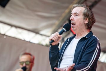 Olli Schulz zeigt Haltung bei Festival in Leipzig: Musik ist ein "Schmiermittel" gegen Hass