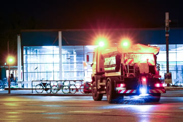 Hamburg: Glatte Straßen in Hamburg - Winterdienst im Großeinsatz