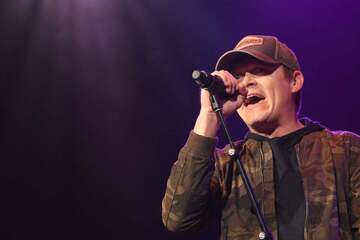 Fans mourn after 3 Doors Down frontman Brad Arnold tragically dies