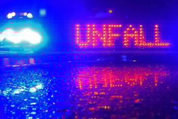 Wegen Sekundenschlaf: Familie verunfallt auf Heimfahrt aus dem Urlaub