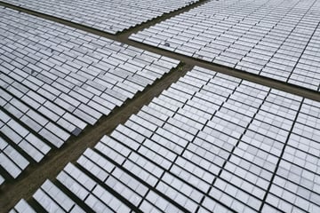 Leipzig: Über 65.000 Quadratmeter Fläche: Größte Solarthermieanlage Deutschlands steht in Sachsen
