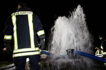 Großeinsatz der Feuerwehr: Kaputter Brunnen droht Innenstadt zu überschwemmen