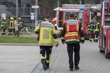 Feuer in Neusser Krankenhaus: 140 Patientinnen und Patienten evakuiert