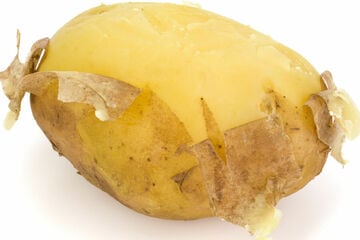 Schnelle Pellkartoffeln: Mit diesem Trick in nur 3 Sekunden Kartoffeln pellen