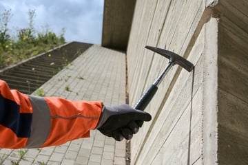 Pause eskaliert blutig: Handwerker attackiert Kollegen mit Hammer