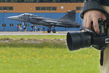 Militärflugzeuge fotografiert: Deutscher Urlauber wegen Spionageverdachts festgenommen