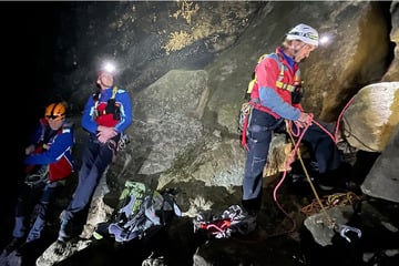 Als die Dunkelheit einbricht, bleibt zwei Kletterern in der Sächsischer Schweiz nur noch die eine Option …