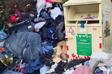 Leipzig: Müll hat sich 2025 verdreifacht: Altkleider-Container versauen Stadtbild