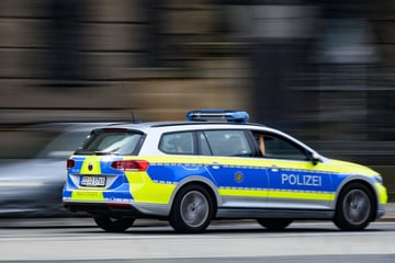 Wegen gelber Ampel: 20-Jähriger liefert sich absurde Verfolgungsjagd mit der Polizei