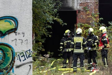 Chemnitz: Brandstiftung? Feuer in altem Industriegebäude in Chemnitz