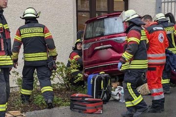 Erste Ausfahrt endet im Krankenhaus: Senior verliert Kontrolle über sein neues Mini-Mobil