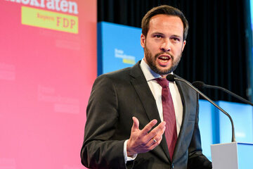Bayerns FDP legt 128 Seiten Landtagswahl-Programm vor: "Das Beste liegt vor uns"