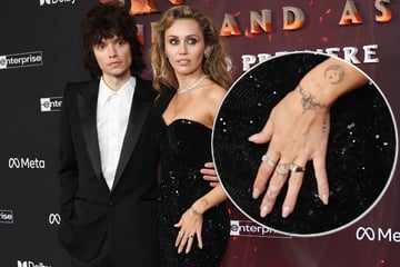 Nach Ehe-Desaster mit Liam Hemsworth: Miley Cyrus zeigt sich frisch verlobt auf rotem Teppich