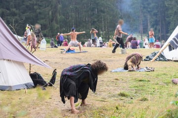 Nackt ums Lagerfeuer tanzen: Behörden wollen illegale Camper aus dem Harz vertreiben