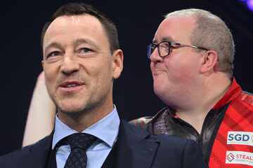 Zu nett für Titel? Fußball-Legende ermuntert Darts-Star zu fiesen Tricks