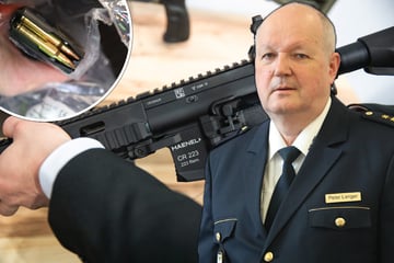 Munition auf der Autobahn verloren: Verfahren gegen fünf Polizisten eingeleitet