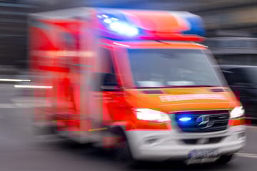 Glätte wird Transporterfahrer (†64) zum Verhängnis: Überholversuch endet tödlich