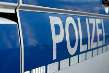 Dresden: 14-Jähriger und Komplize bedrohen Männer mit Samuraischwert und rauben sie aus