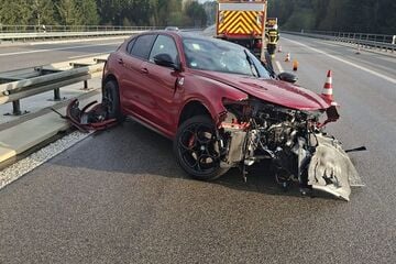 Unfall A73: Schwerer Unfall auf A73: Autofahrer zu schnell auf nasser Strecke unterwegs