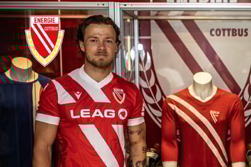 Neuer Glanz? Energie Cottbus holt 60 Jahre altes Trikot aus der Mottenkiste