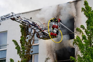 "Explosionsartige Verpuffung": Feuer in "Lost Place"-Hotel in Südhessen
