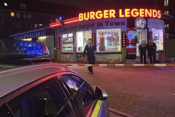 Hamburg: Schüsse in Burgerladen! Mann schwerverletzt, Polizei fahndet nach Täter