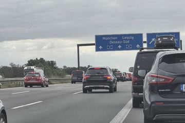 Unfall A9: Unfall mit einem Wohnmobil: Kilometerlanger Stau auf der A9