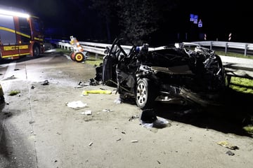 Unfall A1: Tödlicher Unfall auf der A1: Drei Fahrzeuge krachen ineinander