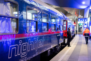 Zug vs. Flieger: Eine Reise über Nacht von Halle nach Paris