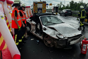 Massencrash auf A61 endet tödlich: Frau stirbt an Unfallstelle, vier weitere Personen teils schwer verletzt