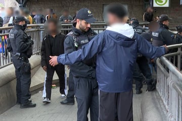 Einen Tag nach Messerattacke: Polizei mit Großkontrolle am Hauptbahnhof