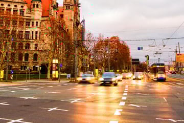Leipzig: Leipzig ordnet neue Halteverbote an: Diese Straßen sind betroffen