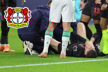 Leverkusen bangt nach Foul um Torjäger Schick, Mitspieler zürnt: "Klare Rote Karte"