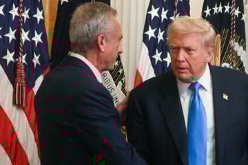 Trump demands "answers" from drug companies in sudden shift in tone on Operation Warp Speed