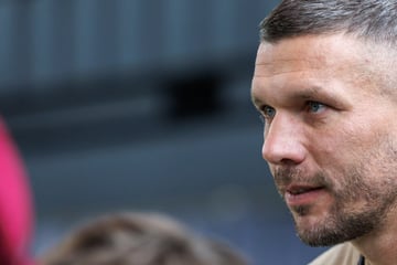 Lukas Podolski voller Euphorie dabei: So habt Ihr den Weltmeister noch nie gesehen
