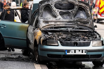 Auto brennt lichterloh in Mainz: Haus in Gefahr