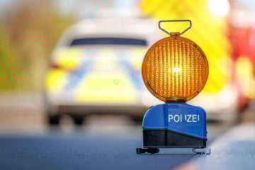 Unfall A9: Autofahrer übersieht Baustelle: Unfall mit zehn Autos, kilometerlange Ölspur auf A9