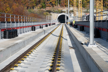 That is why trains on the new Ulm - Wendlingen line are sometimes running slower than planned